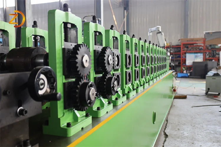 Full automatic high speed 20-25m/min rolling shutter machine shutter door roll forming machine making cost China manufacture