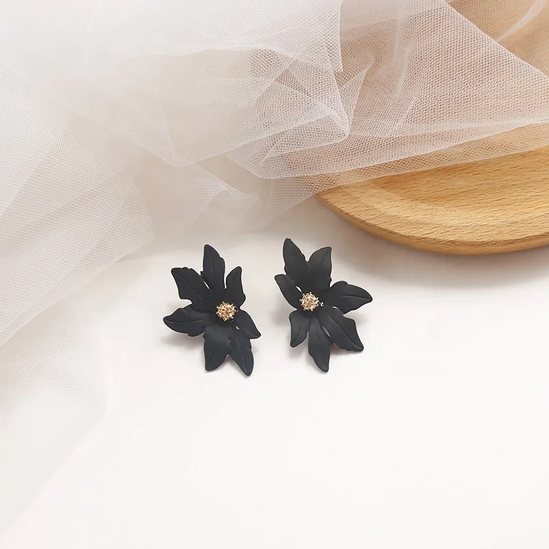 European Style Women Maple Leaf Earrings Large Ear Stud Statement Flower Earrings