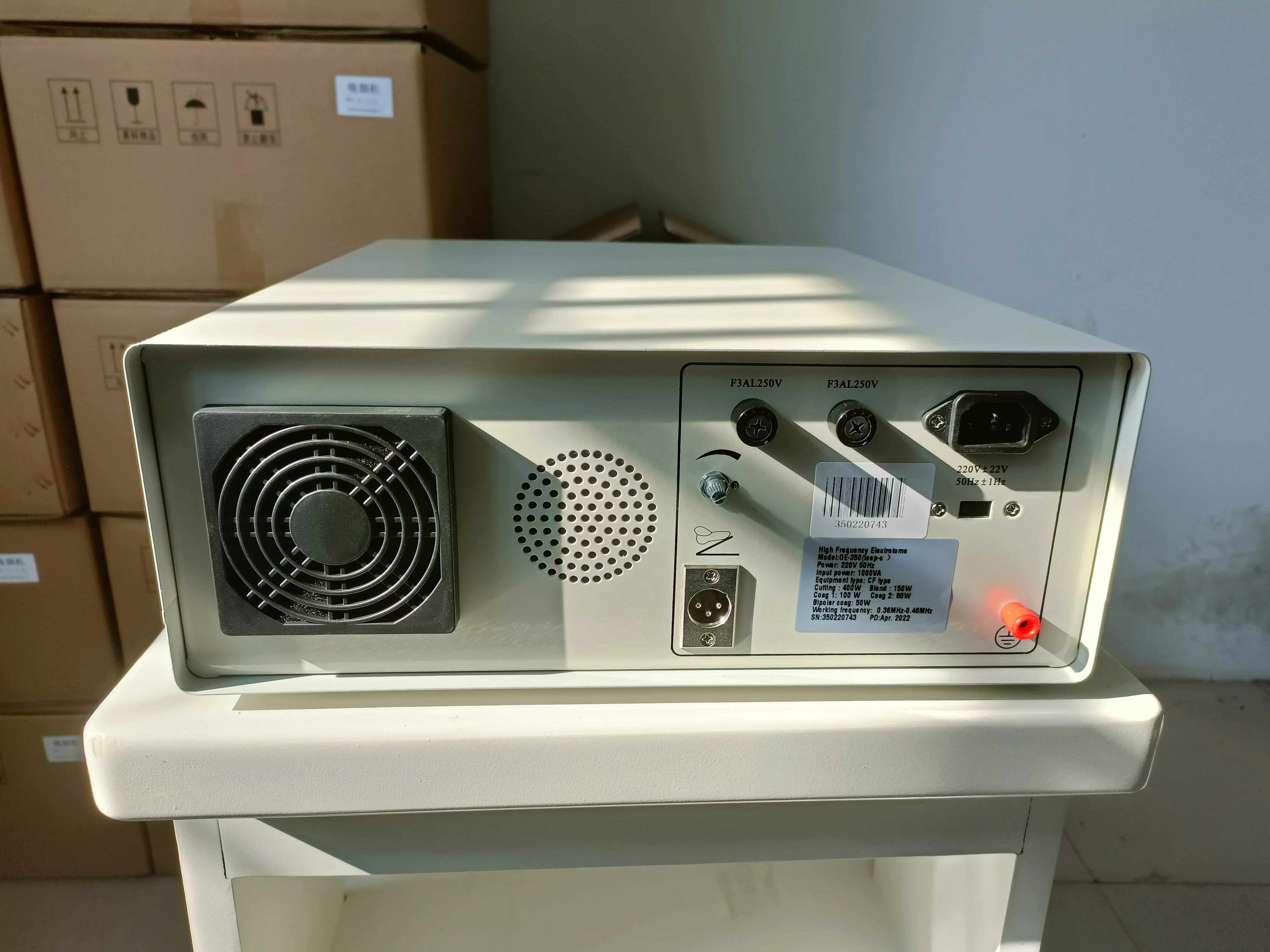 2023 High performance Electrosurgical unit  diathermy machine  with 5 output  400W