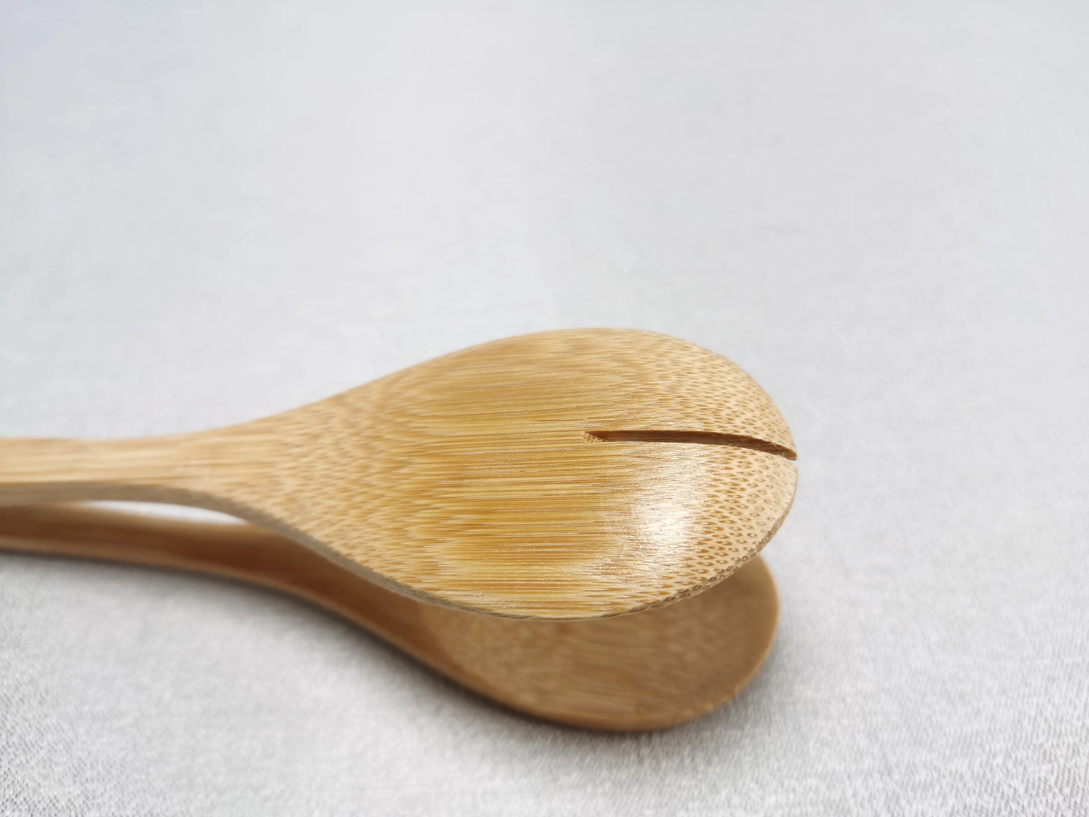 Wholesale Natural Kitchen Utensil Clips For Cooking And Baking Bamboo Wooden Toast Tongs With Hanging Holes