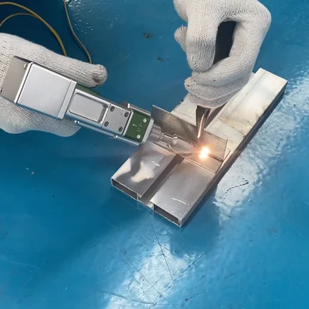 steel laser welding parts sheet metal processing 1500w 2000w hand-held laser welding machine