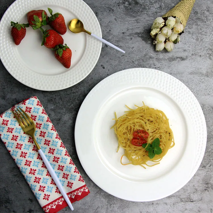 Good Quality Embossed Ceramic Porcelain Dinner Charger Plate In Stock