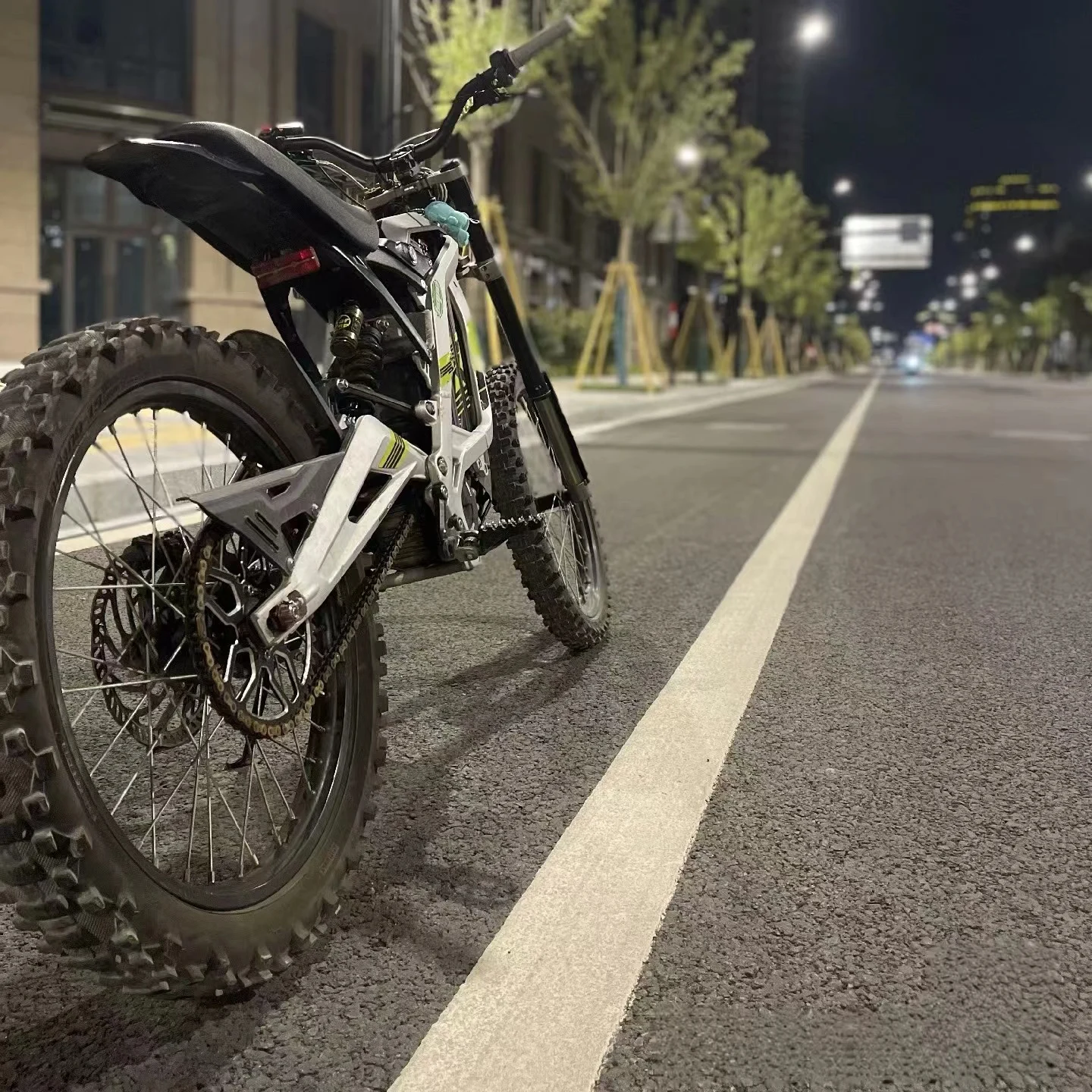 2024 Original 2024 Light Bee X 60V 40AH Off Road LBX 6000W Off Road Electric Dirt Racing Bike 40AH Suron Light Bee X