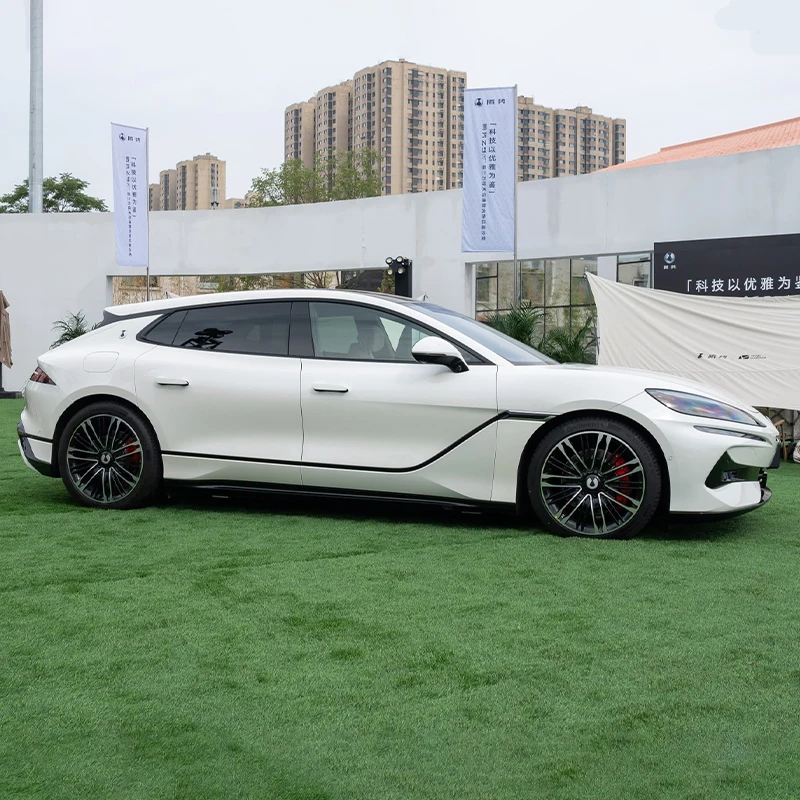 Denza Z9Gt Ev 630 Four-Wheel Drive Pro Version 5-Door 5-Seat Hatchback Medium And Large 966 Hp New Energy Vehicle Electric Car
