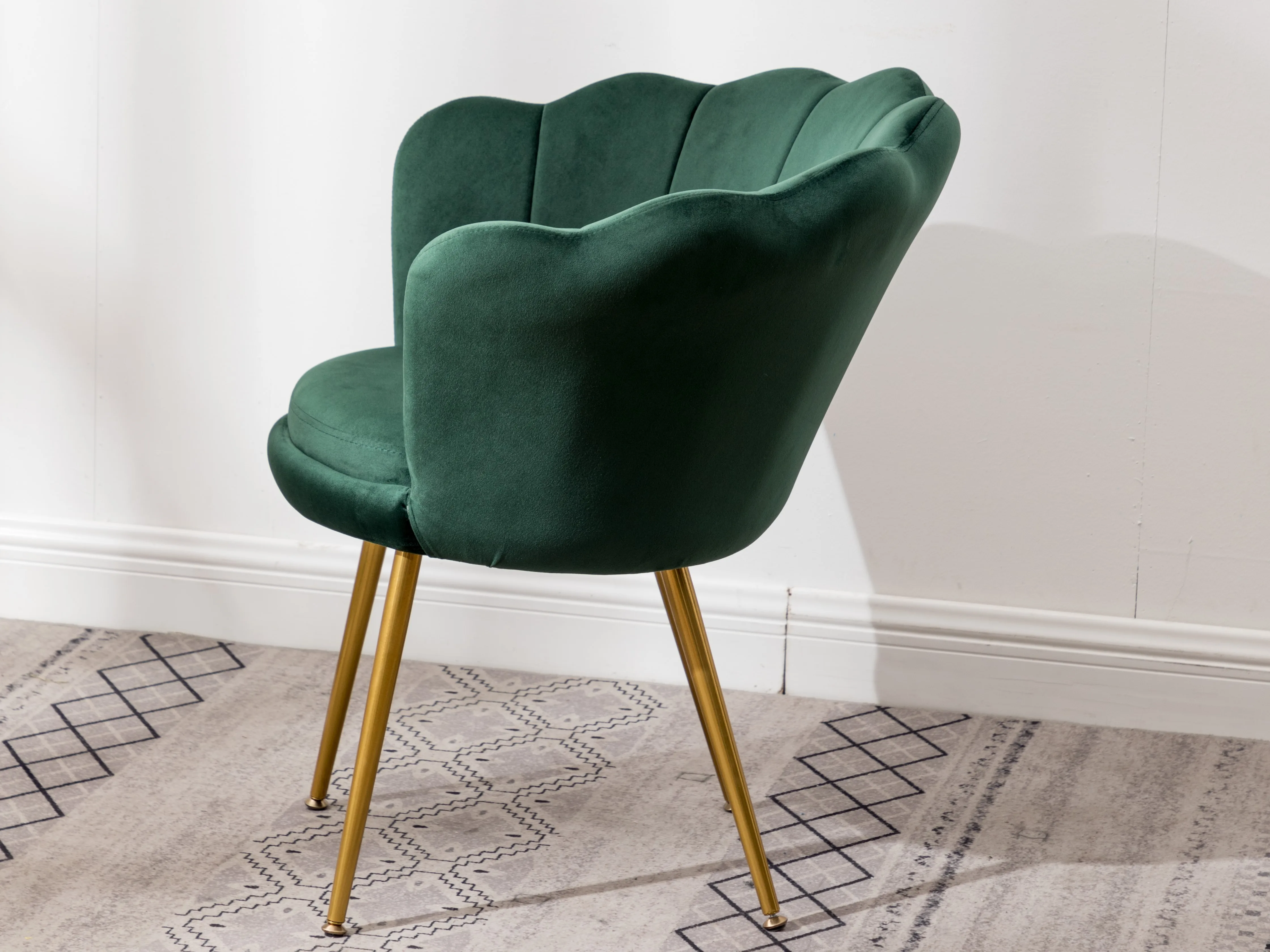 
Single sofa balcony European-style backrest sofa chair lazy light luxury simple living petal chair 