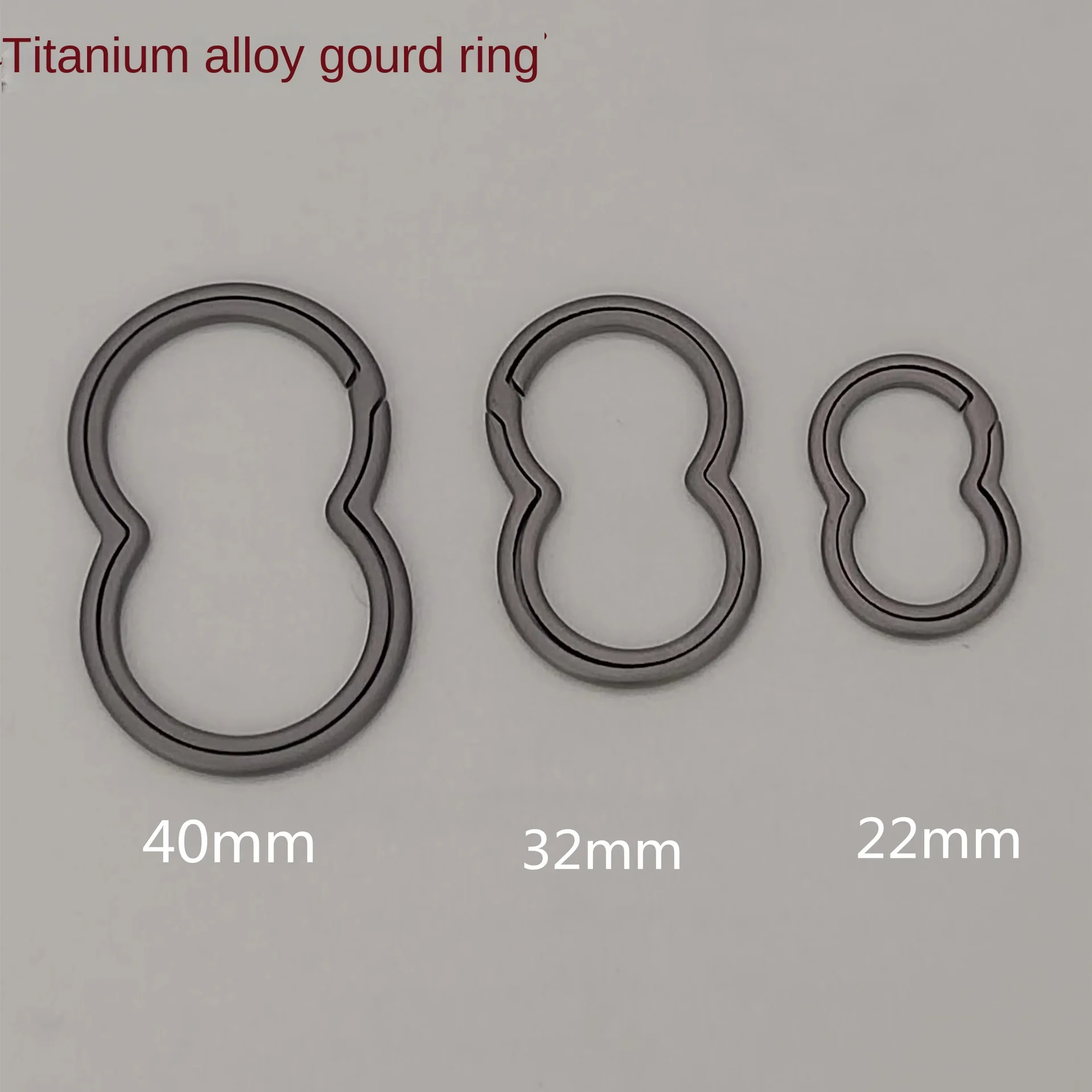 Gourd shaped luxury key chain 4 centimeters Titanium metal key chains cars Mountaineering portable metal key chains