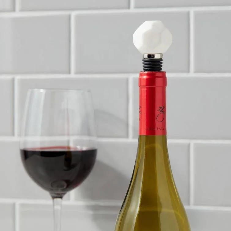 Wholesale Modern White Solid Marble Wine Stopper equipped with silicone ribs