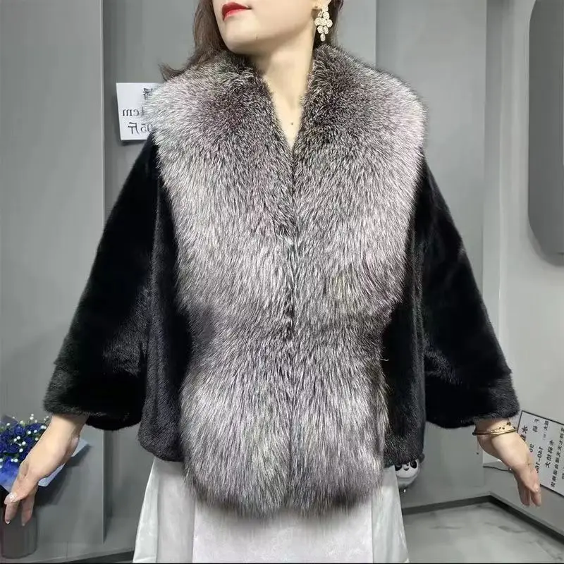 Женская зимняя шуба из меха лисы