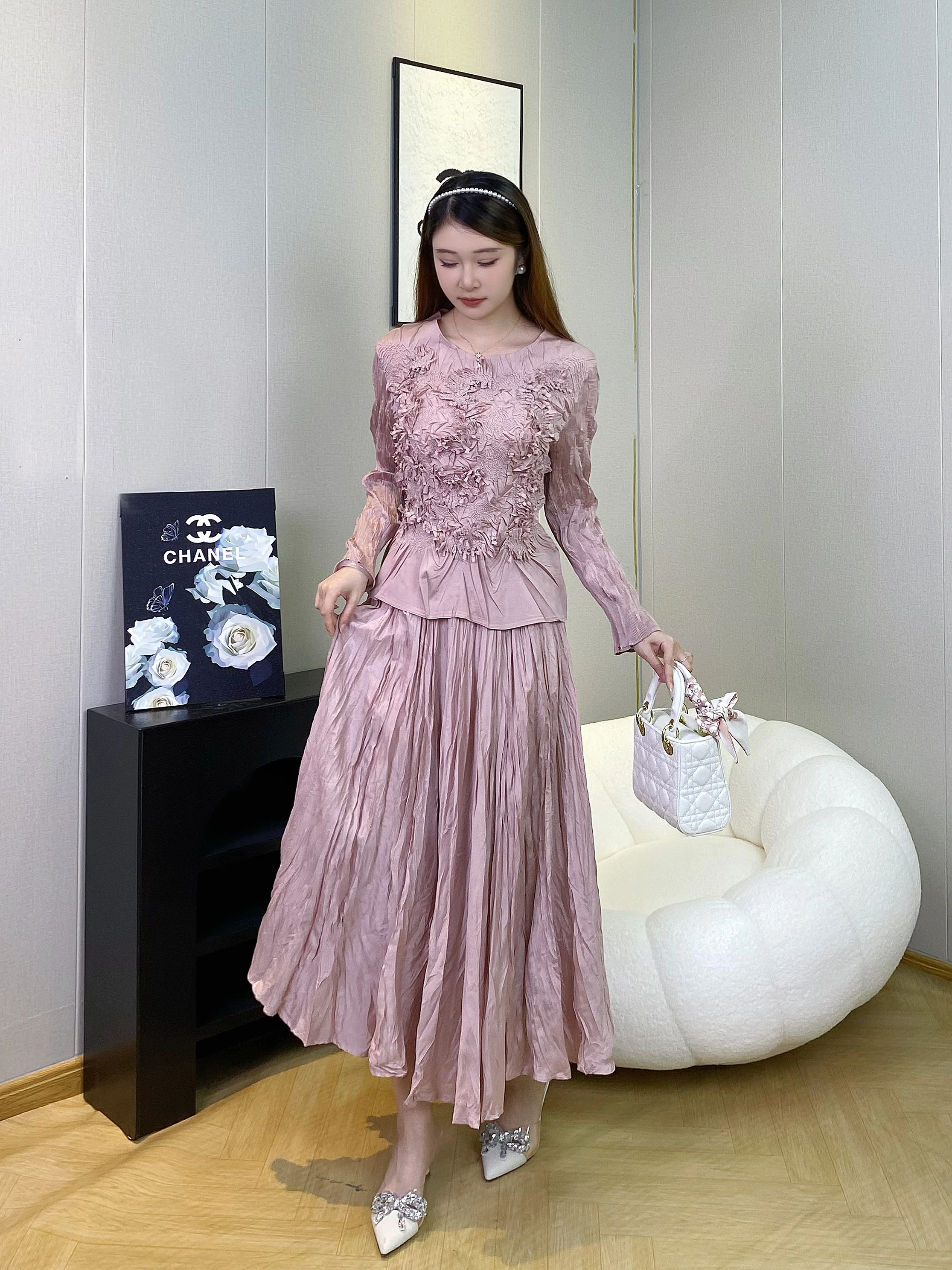 2025 Women Clothing Pleated Fabric Two Piece Set Women Clothing Shirt and Skirt Set