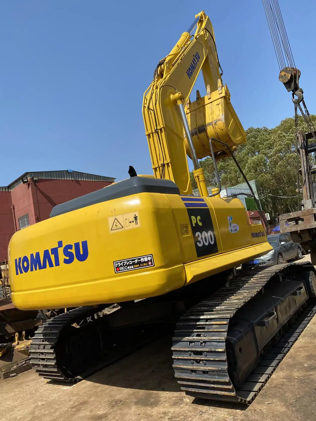 Дешёвый бывший в употреблении Япония Komatsu PC300-7 экскаватора/б/у 30 тонн Колесный экскаватор цена PC300 для