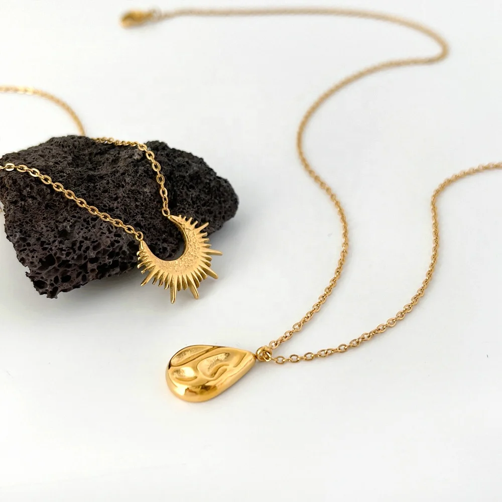 Ladies Jewelry Stainless Steel PVD Gold Plated Key Lock Hand Love Heart Sun Circle Charms Pendant Necklace Wholesale