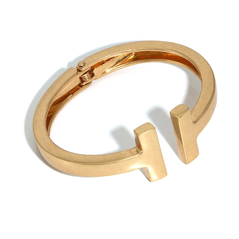 Wholesale Factory Trendy Gold Plated Bracelets Hot Sale Simplicity Charm Nail Insertion C Shaped Bracelets For Women