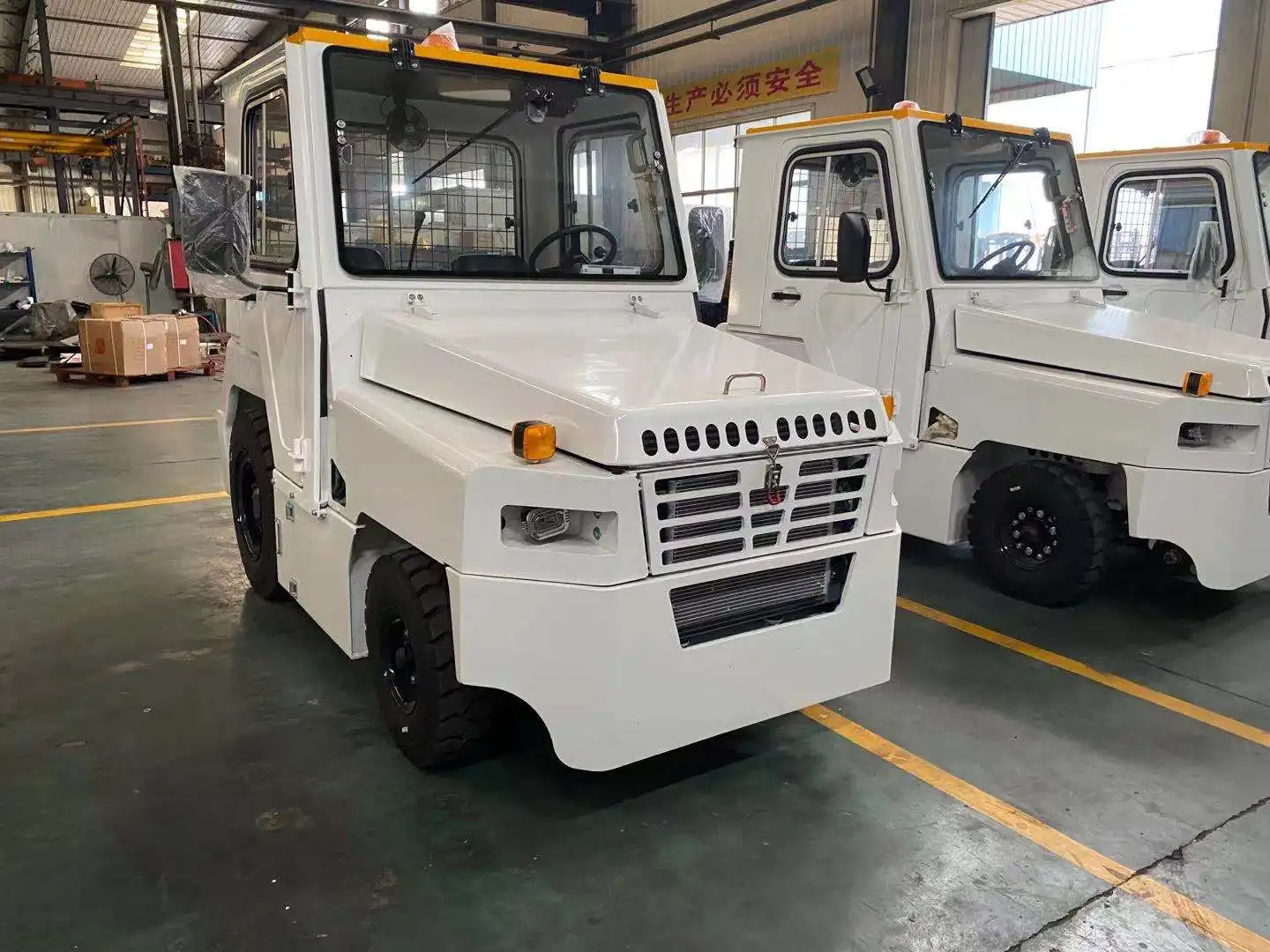 Airport Ground Support Equipment New Diesel Mini Towing Luggage Tractor Truck Price