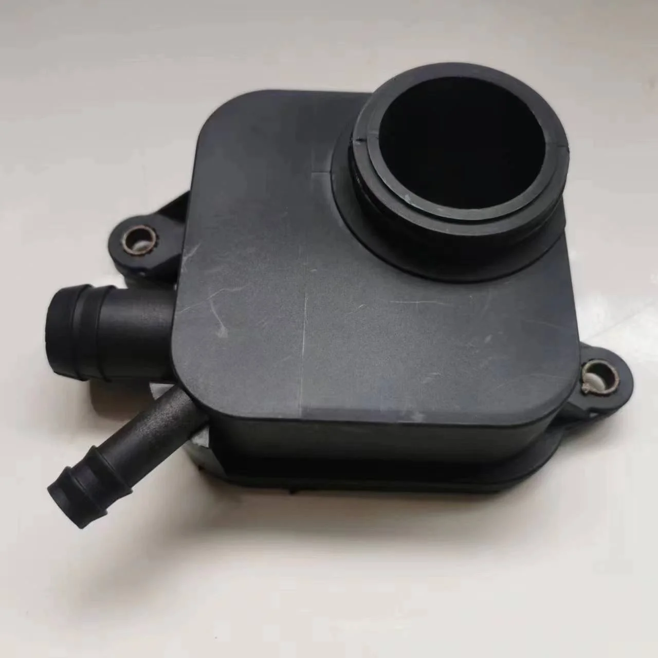 In Stock Diesel Engine Crankcase Breather Housing C4935079 For Cummins Breather Housing