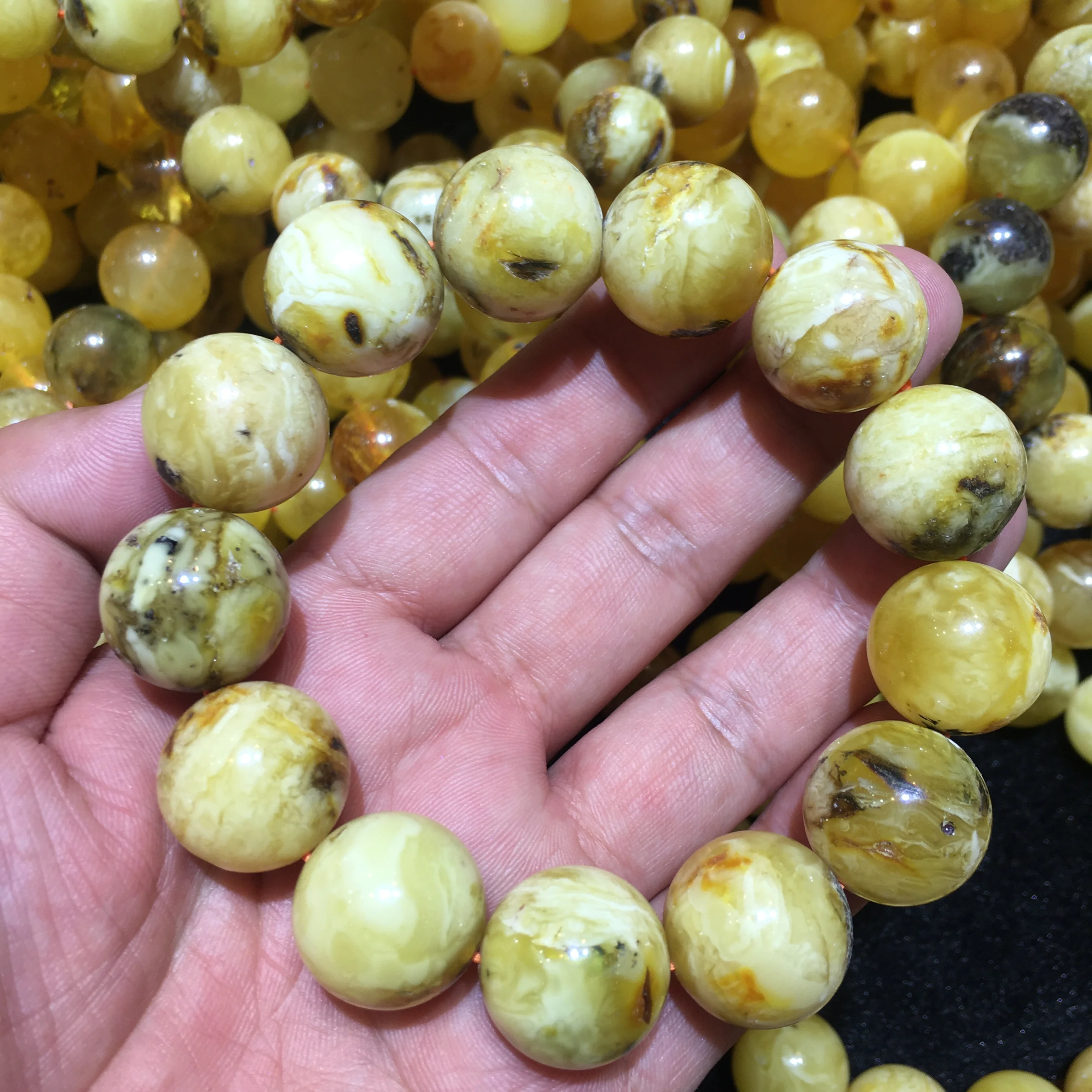 Guaranteed Quality Proper Price Factory Natural White And Yellow Baltic Amber Stone Loose Ball Beads Muslim Prayer Bead