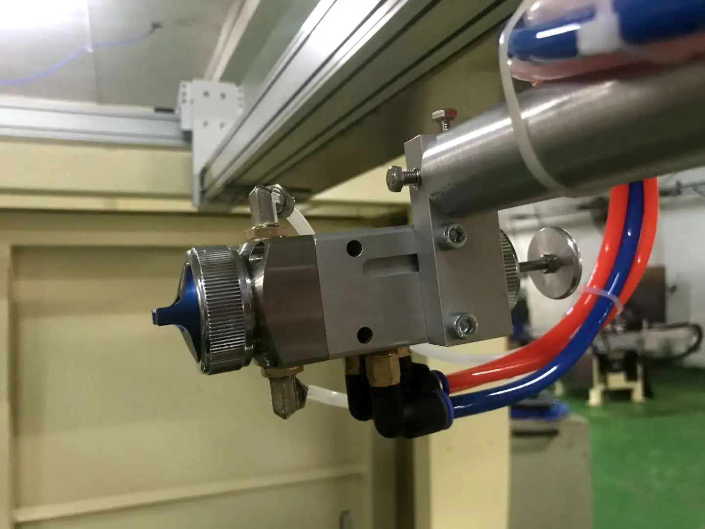 Famous brand of Spray guns painting separate parts with diameter 1.0 mm or 1.3 mm