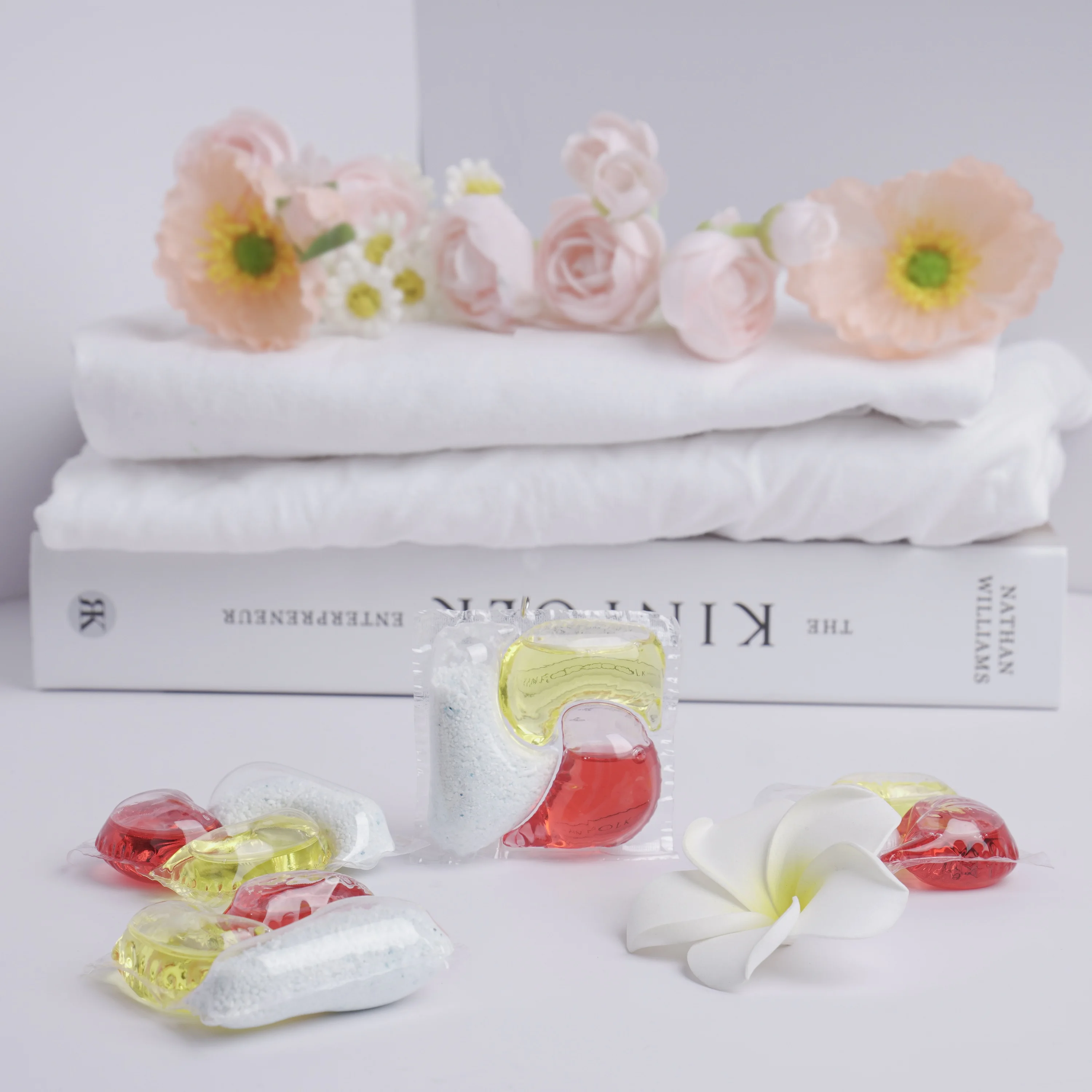 Good quality laundry pods Mild formula Natural Liquid and  powder Laundry Detergent pods