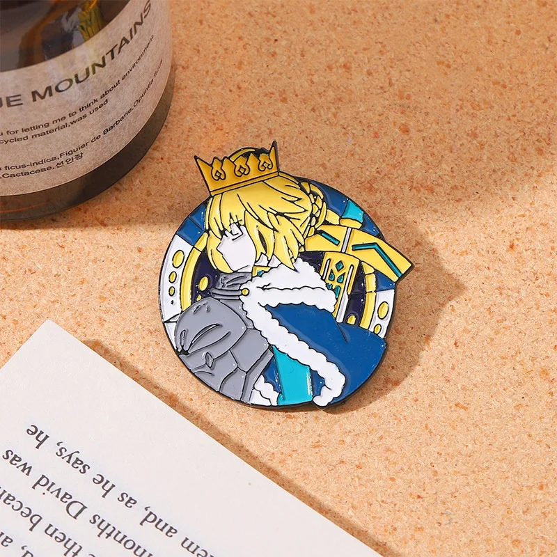 Two dimensional my King metal insignia Anime brooch Saber Sword Soul Cartoon Grail War Destiny designated crown