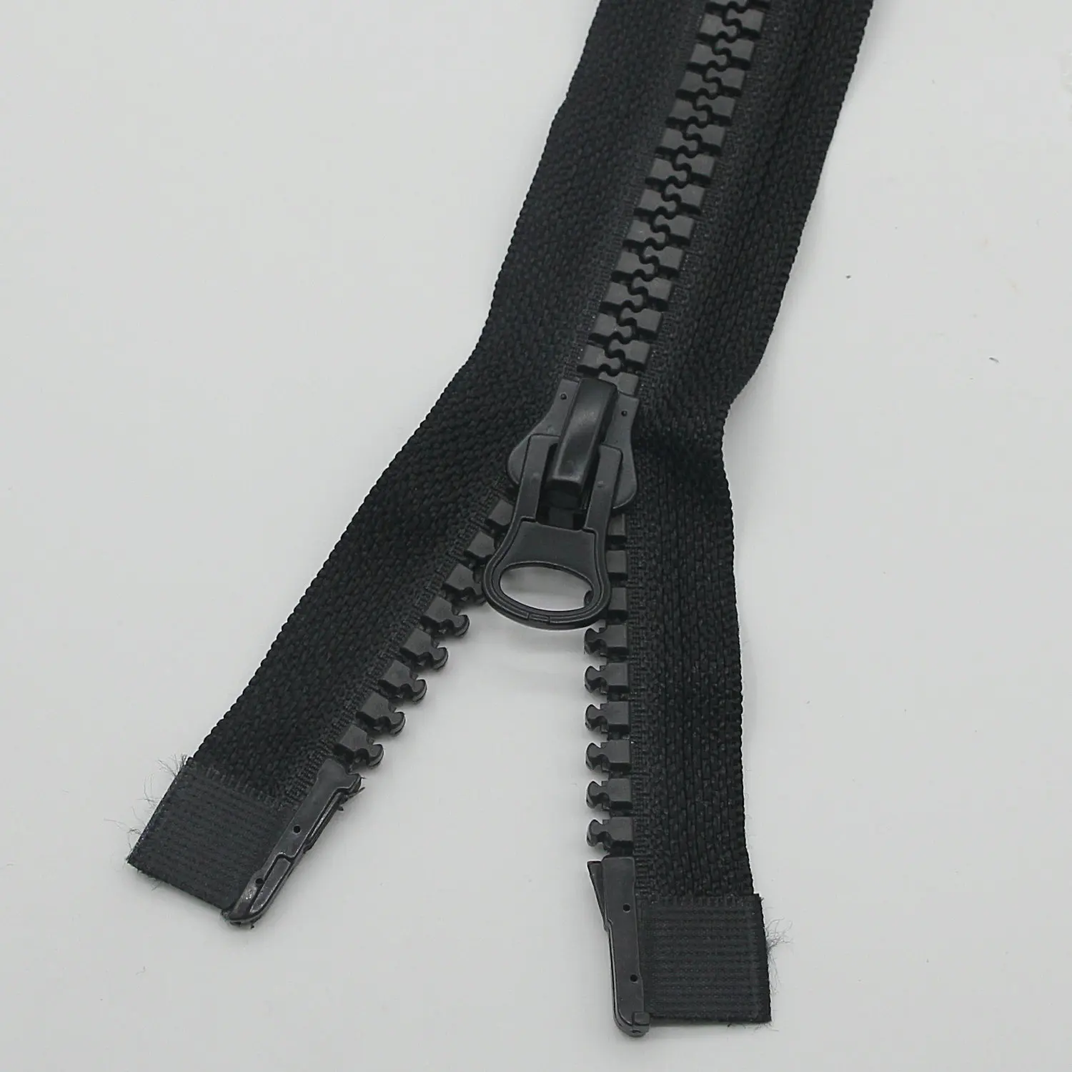2023 #10 plastic 2 puller zipper big resin zipper