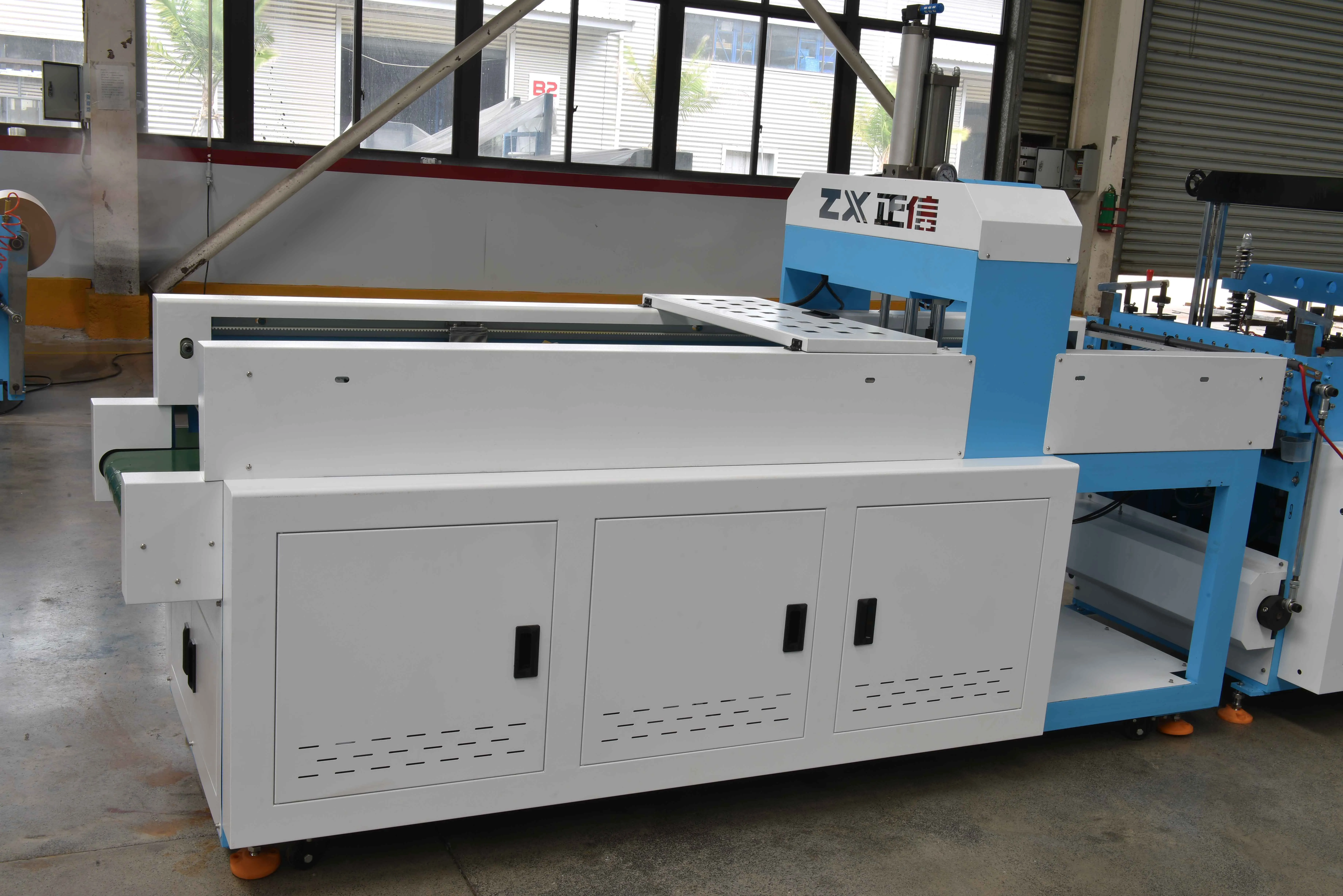 ZXL-A700 Automatic Polypropylene T-Shirt Bag W Cut Nonwoven Vest Bag Making Machine