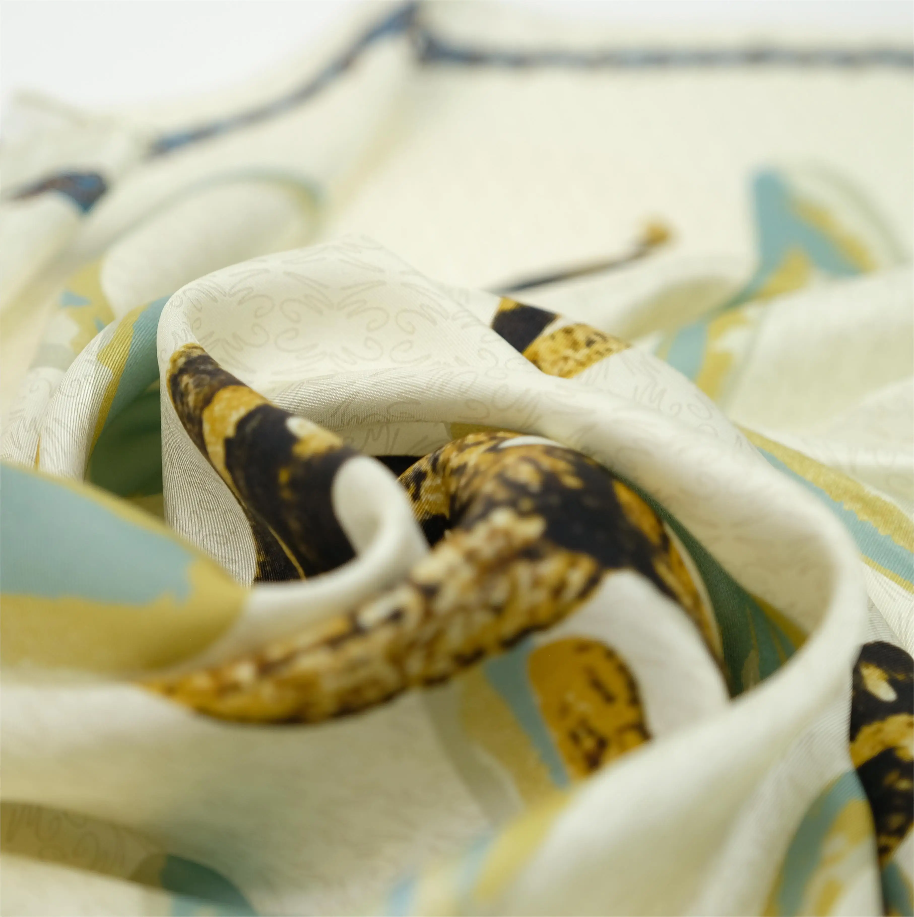 2024 Hot Sale wholesale silkscarf bandana head wrap square scarf 90x90 square satin scarf printing scarves ladies