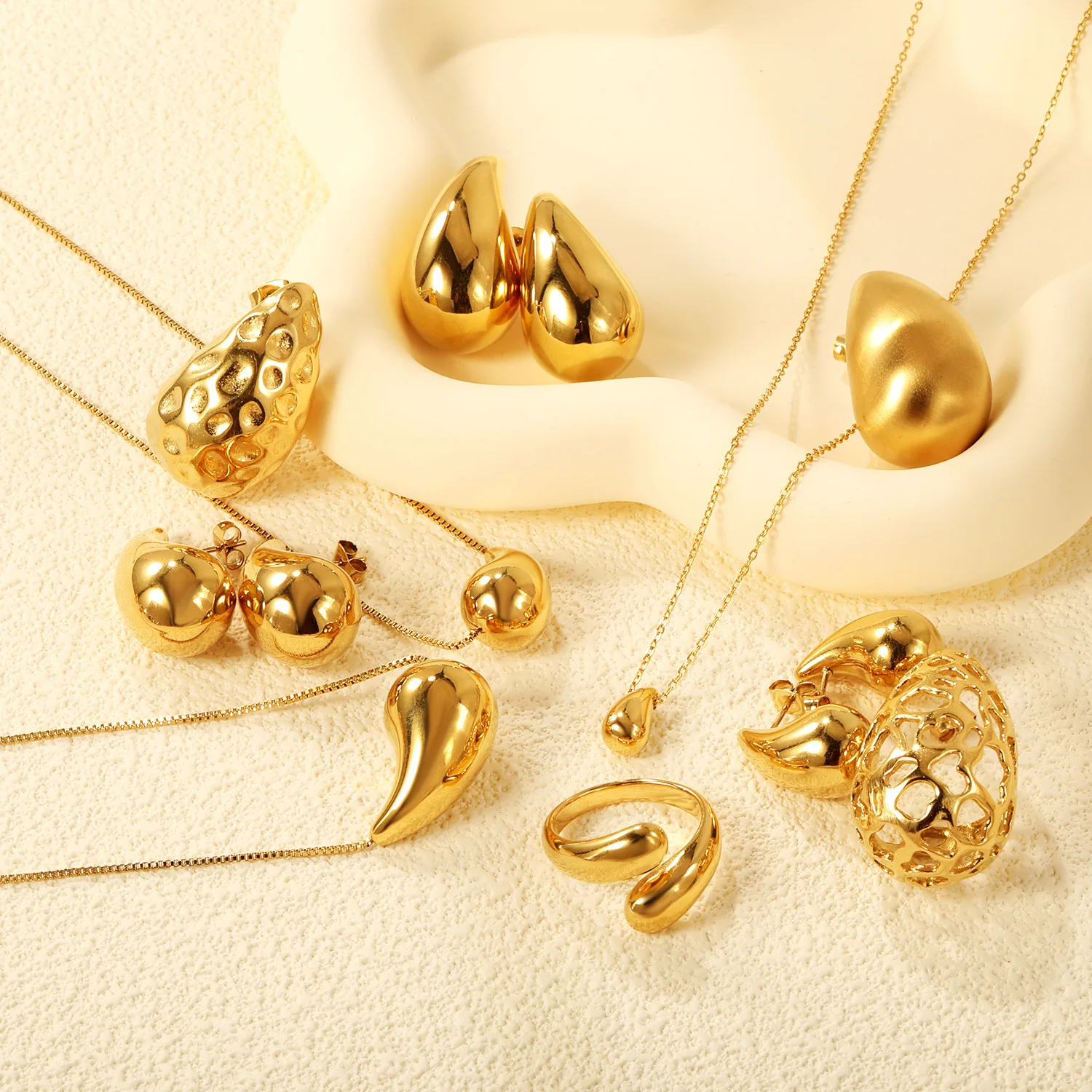 Exquisite And Minimalist Design Water Droplet Necklace Stainless Steel Waterproof Jewelry Set Womens Water Droplet Earrings
