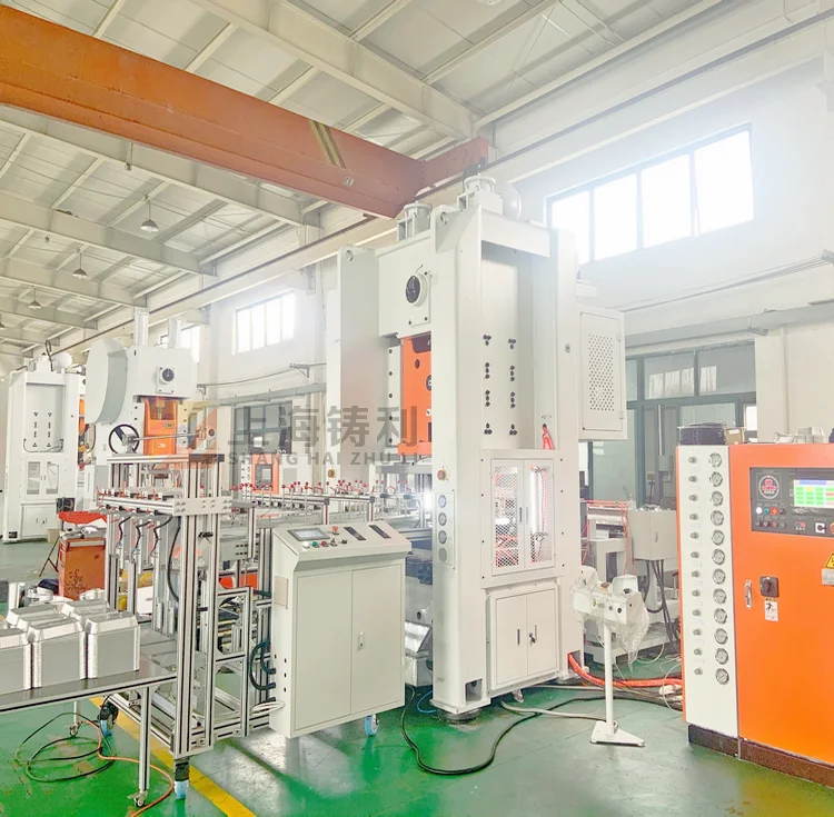 Hydraulic press machine of the aluminum foil containers