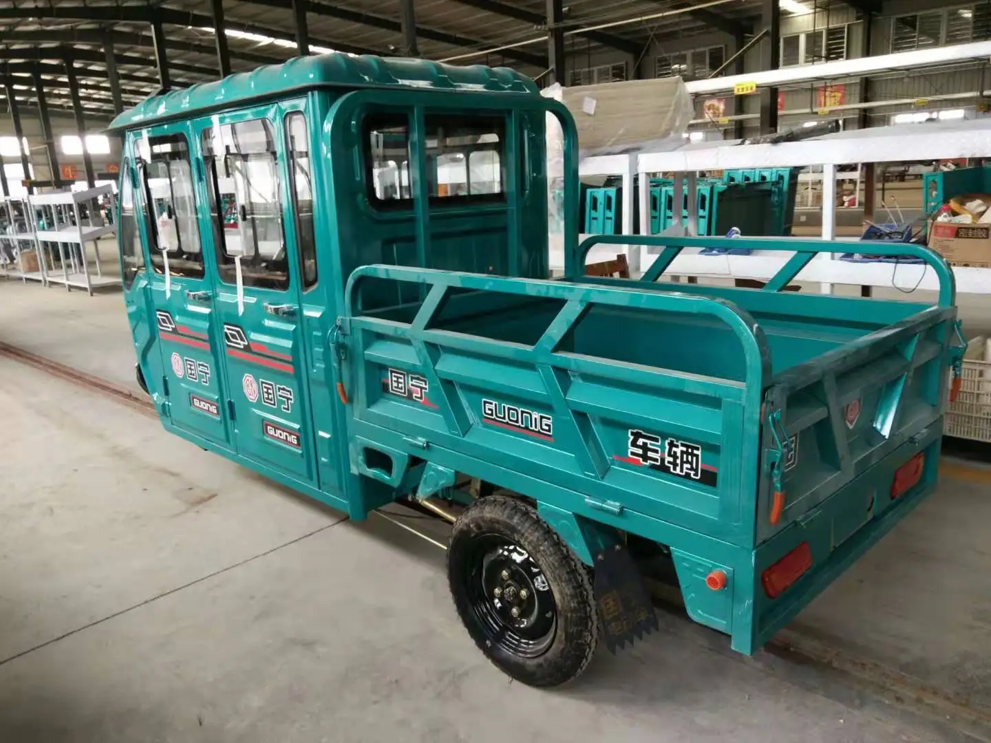 Have two seats in full Closed Head 1200 Watt Electric Cargo Tricycle