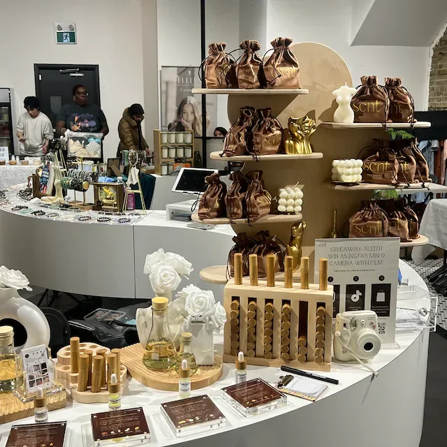 Bevis Customized wooden display rack Collapsible Stand Pop-up Market Display Vendor Table Stand Market Stall for store shop