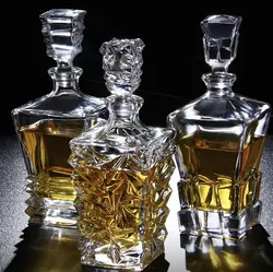 2022 Hot Sale Whiskey Decanter sets Crystal Whiskey Decanter with 4 Whiskey Glasses set