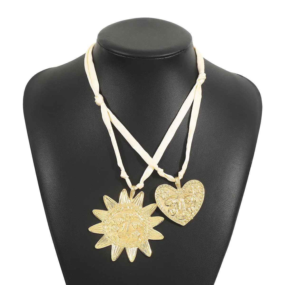Newest Creative Fashion Vintage Long Metal Sunflower Heart Pendant Rope Chain Necklace For Women Alloy Jewellery
