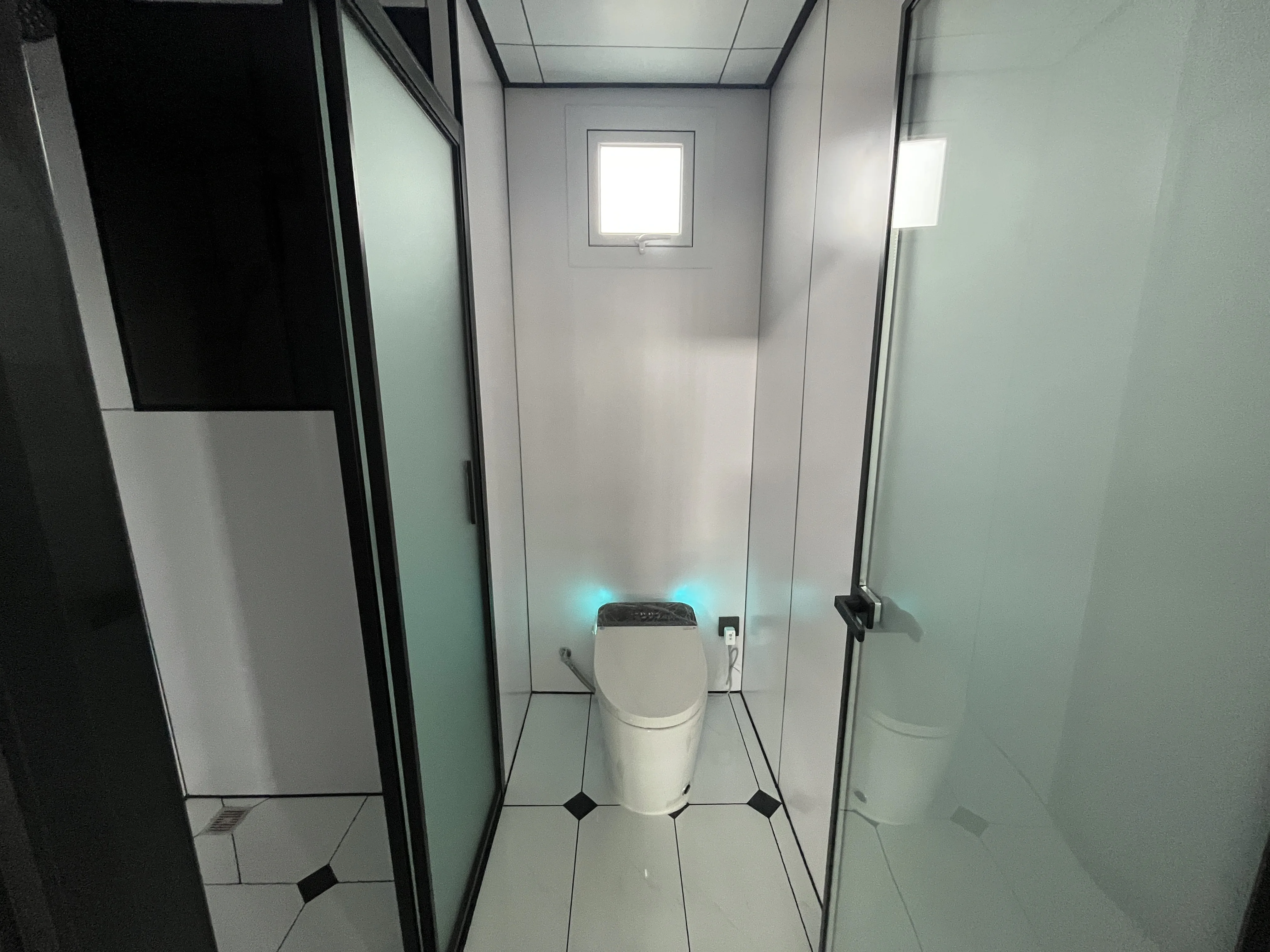 Easy Assembly Modern Design 30 years Service Life winter homes prefabricated container houses home