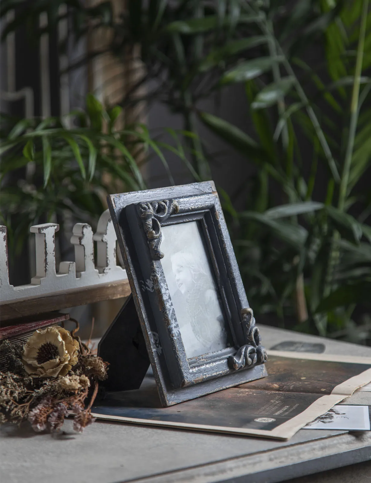 Hot Sale Rustic Handmade Wood Carved Shabby Chic Photo Frame 6 Inch Distressed Grey Wooden Picture Frames