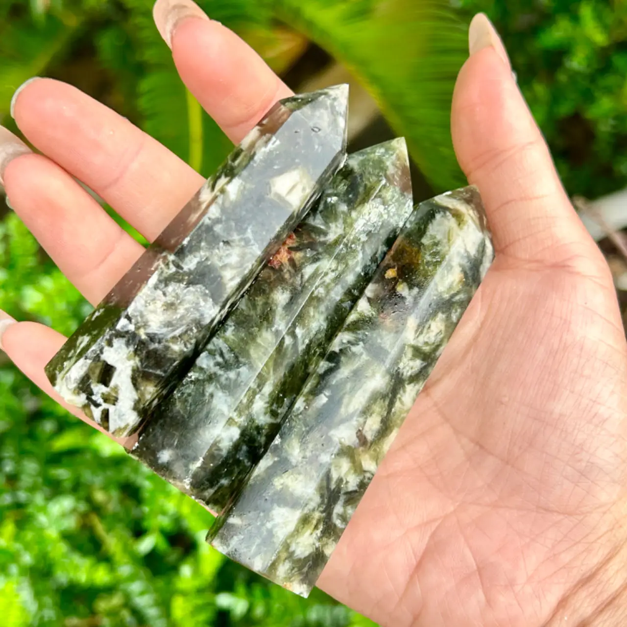 Wholesale Fanshi High Quality Green Lepidolite Natural Crystal Healing Stone Polished Mica Kmaite Mascot Pillar Home Decoration