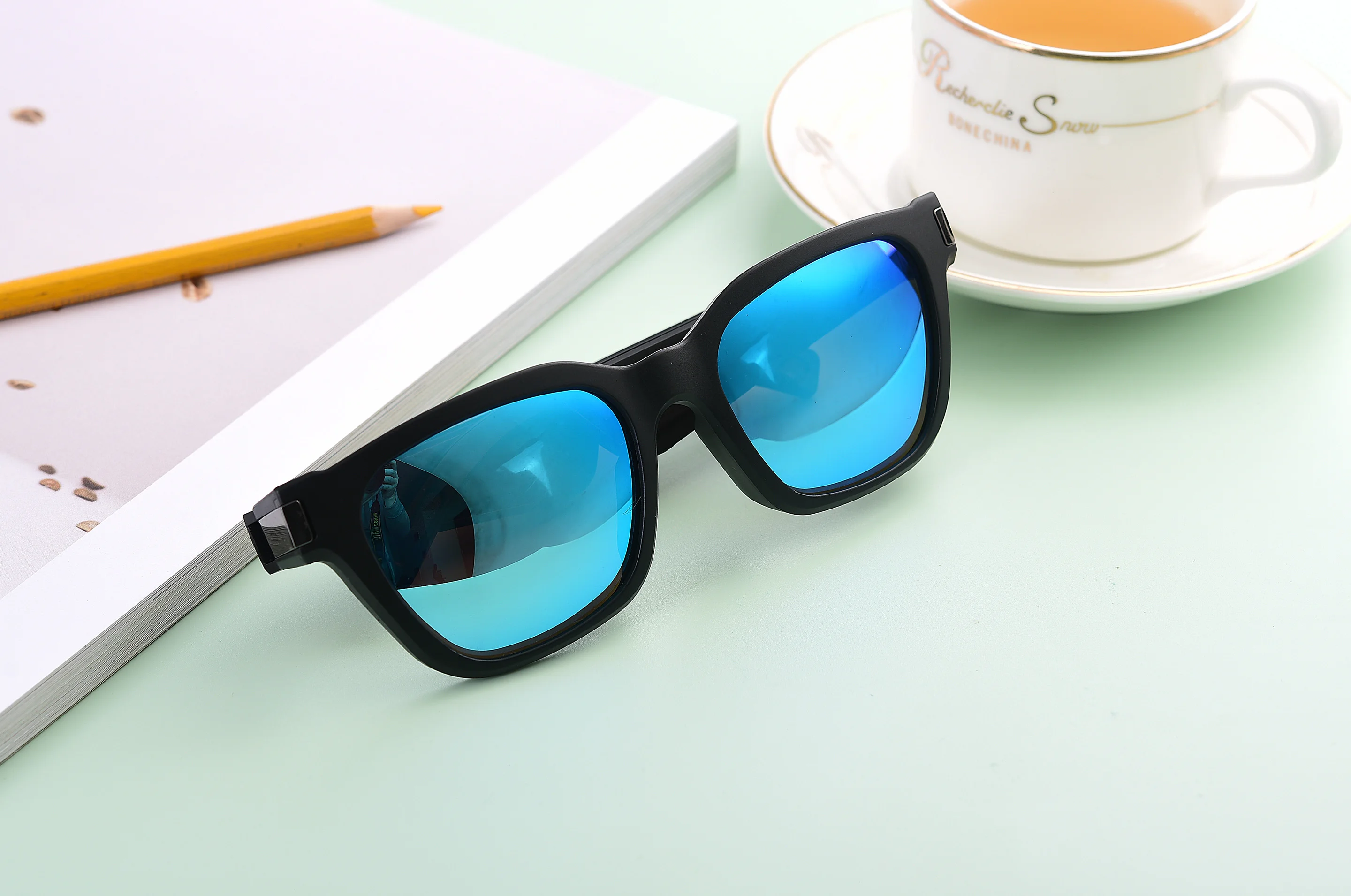 
High end quality F002 ALTO video glasses Outdoor Wireless 