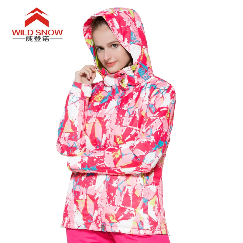 Дикая снег, Лучшая цена, оптовая продажа, Высококачественная Водонепроницаемая красная цветная зимняя водонепроницаемая лыжная куртка для женщин