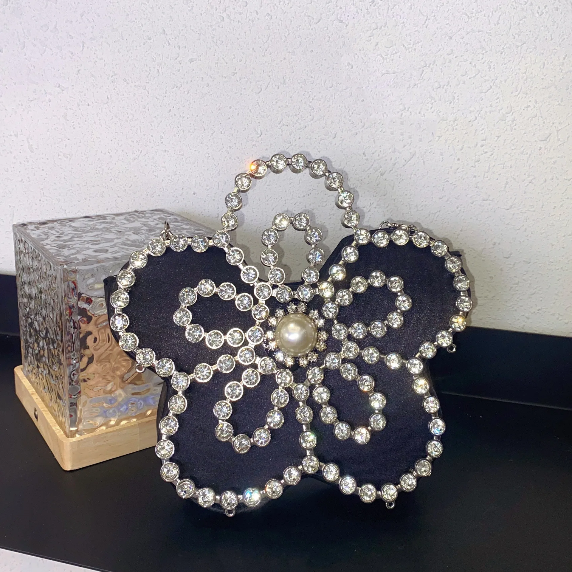 Fashion Ladies Luxury Diamonds Flower Crossbody bags Summer Butterfly all match Clutch Bag Purse for women