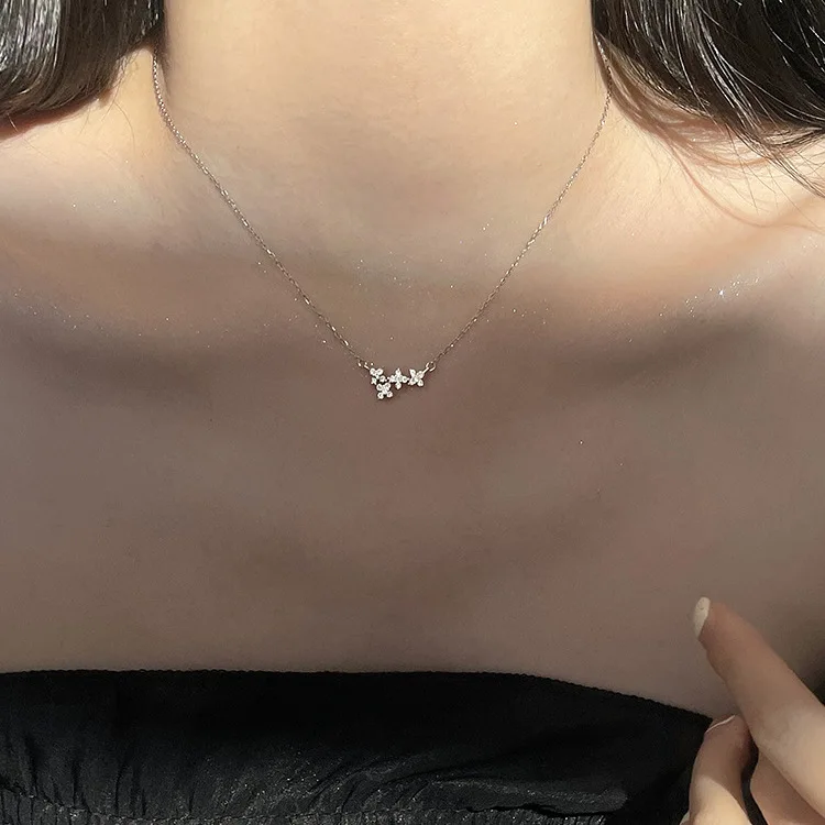 KR s925 sterling silver lucky four-leaf clover flower clavicle necklace pendant ladies everything with light luxury niche gift