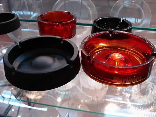 Custom Logo Factory Made Cheap Round Cigar Glass Ash Tray Glossy Black Ceramic Cigarette Ashtray