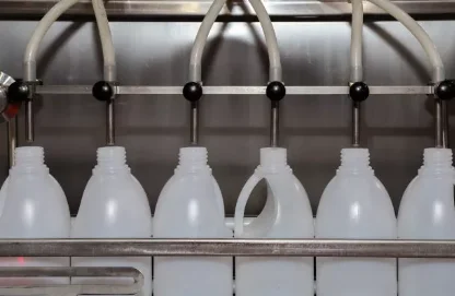 Automatic 4 nozzles filling machine for liquid and oil and daily use products