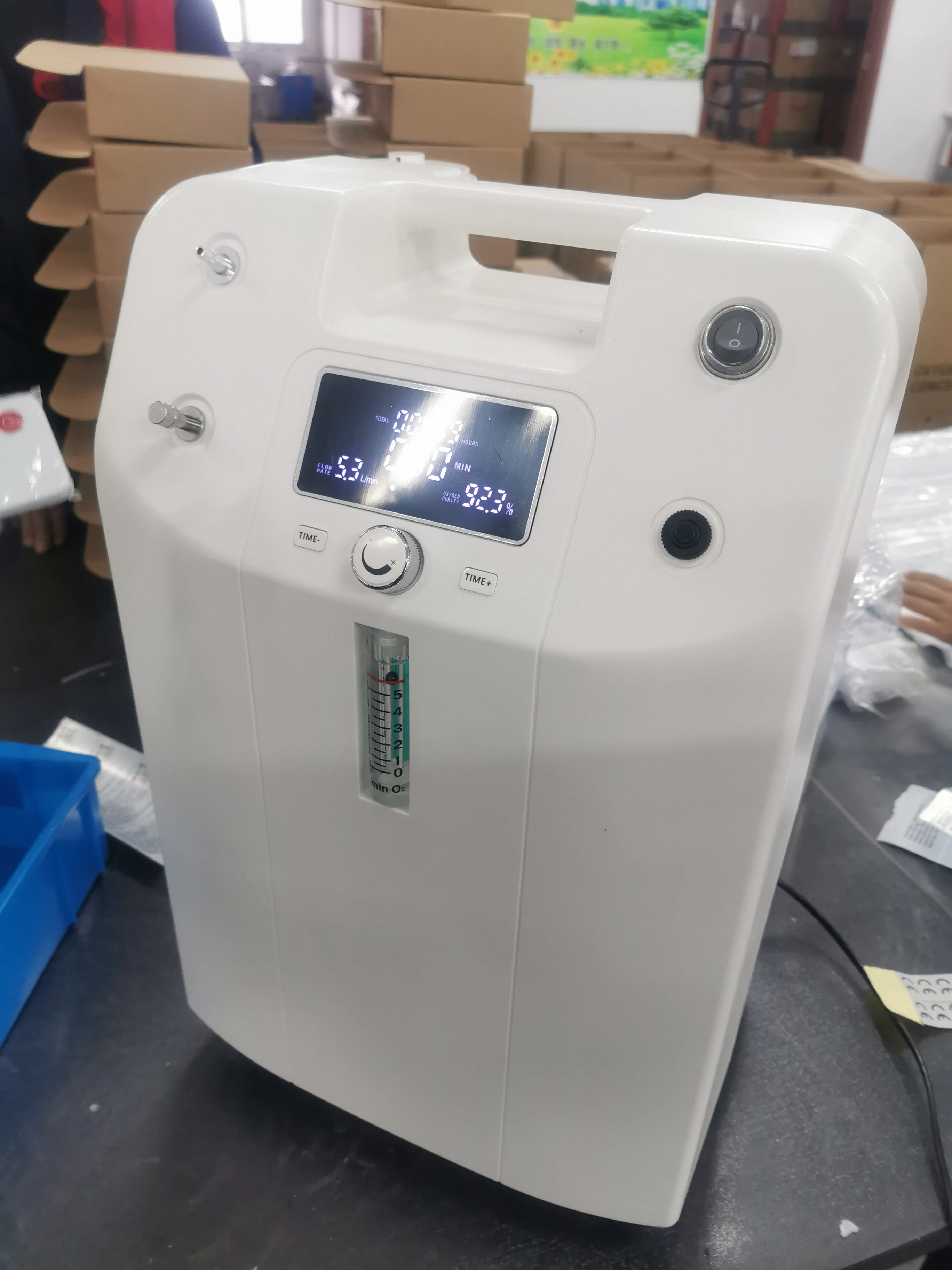 Cost-effective Medical 5 liters portable oxygen concentrator with one bottle