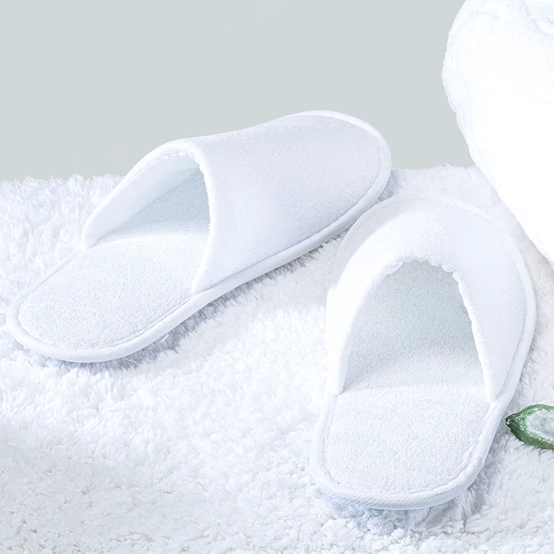 Guangzhou Factory Custom Logo Unisex Hotel Amenities Disposable Slippers