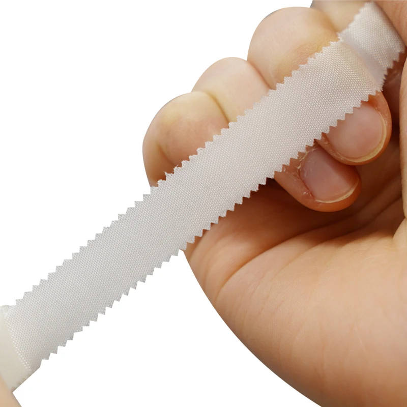 High Quality easy tear Medical silk tape China Surgical Fixation adhesive tape manufacturer 1.25cm 2.5cm