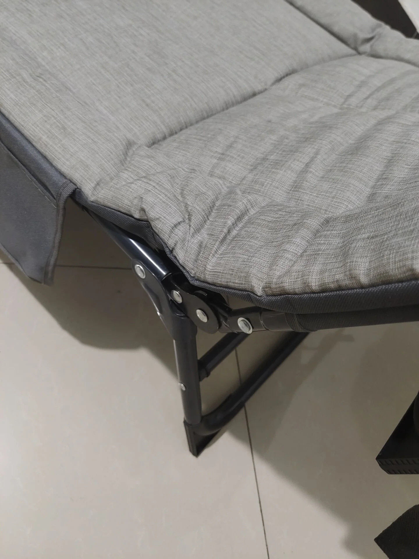 Thickened and filled American folding bed for rest outdoor self-driving tour emergency