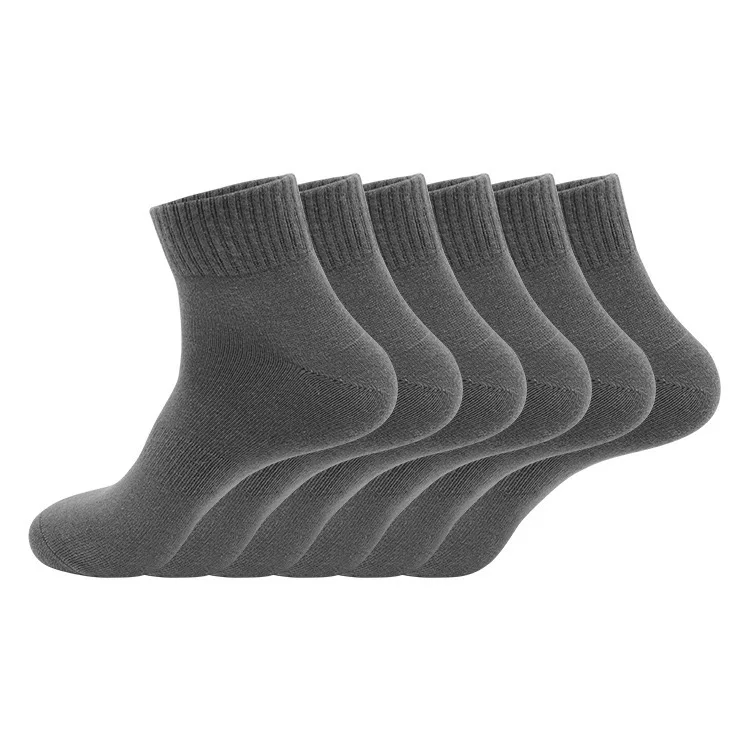 High Quality Custom Sports Socks for Men Women Crew Style with Print Logo Grip Socks for Soccer Cycling Customizable Color