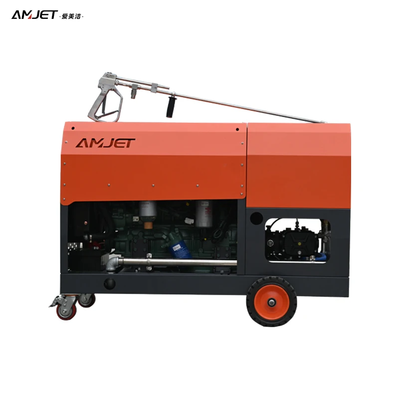 Ultra-high pressure cleaning machine is used to clean the ground, remove rust and paint. Professional pressure washer high