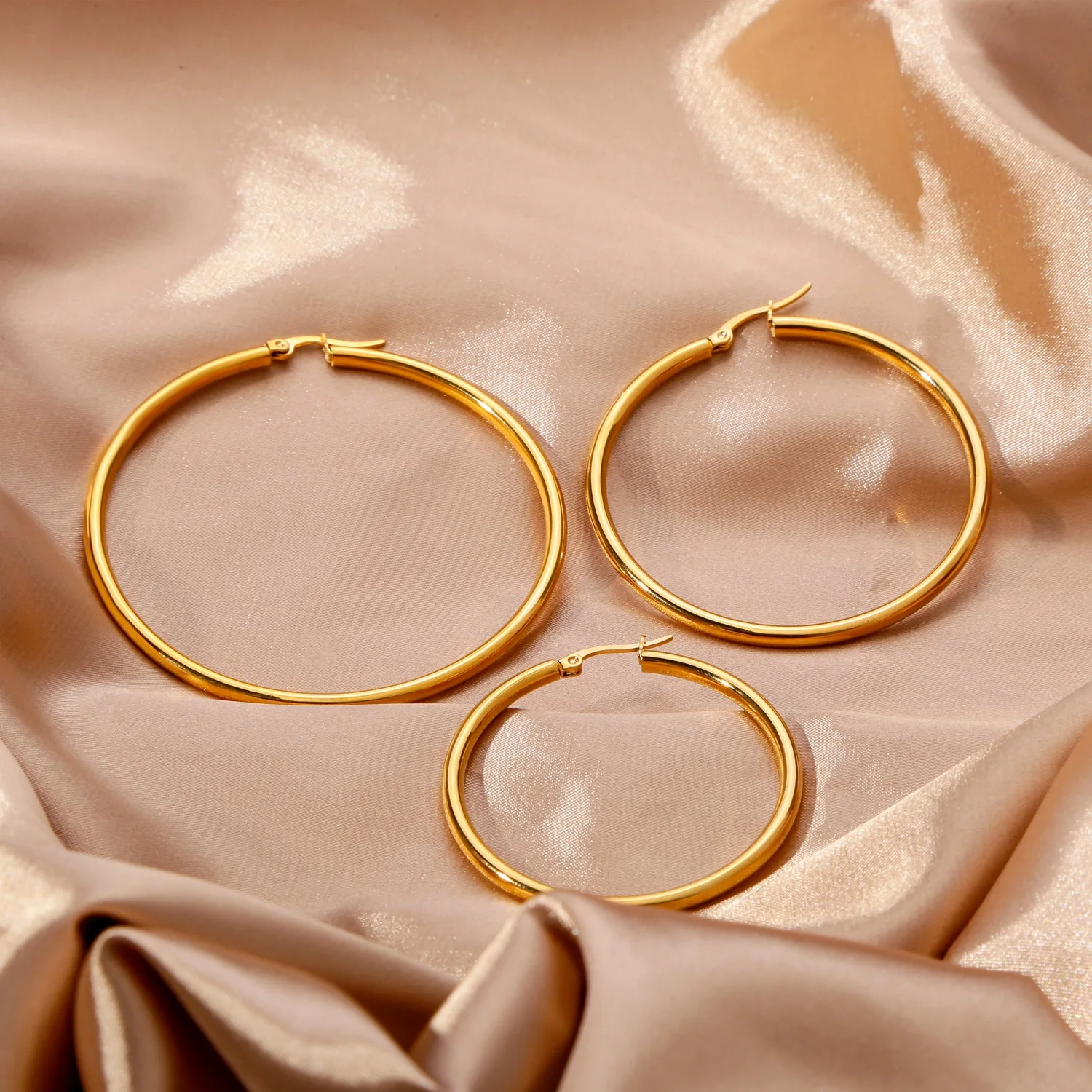 Hongtong Stainless Steel Classic Minimalist Hot Sale Women Fashion Jewelry Hoop Earrings