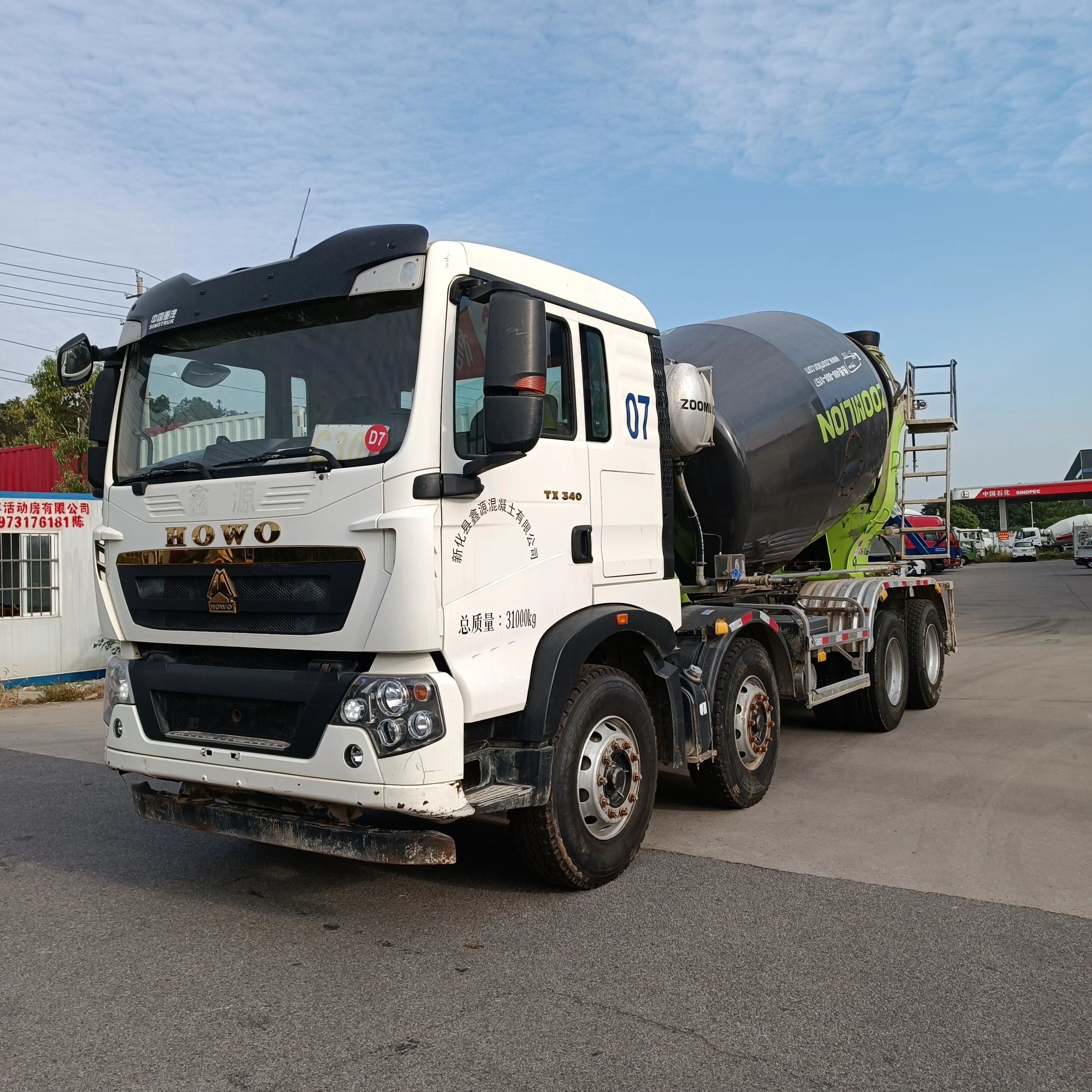 Used Right-Hand Drive Concrete Mixer Truck 6x4 8x4 for Construction with Core Motor and Engine Components for Sale