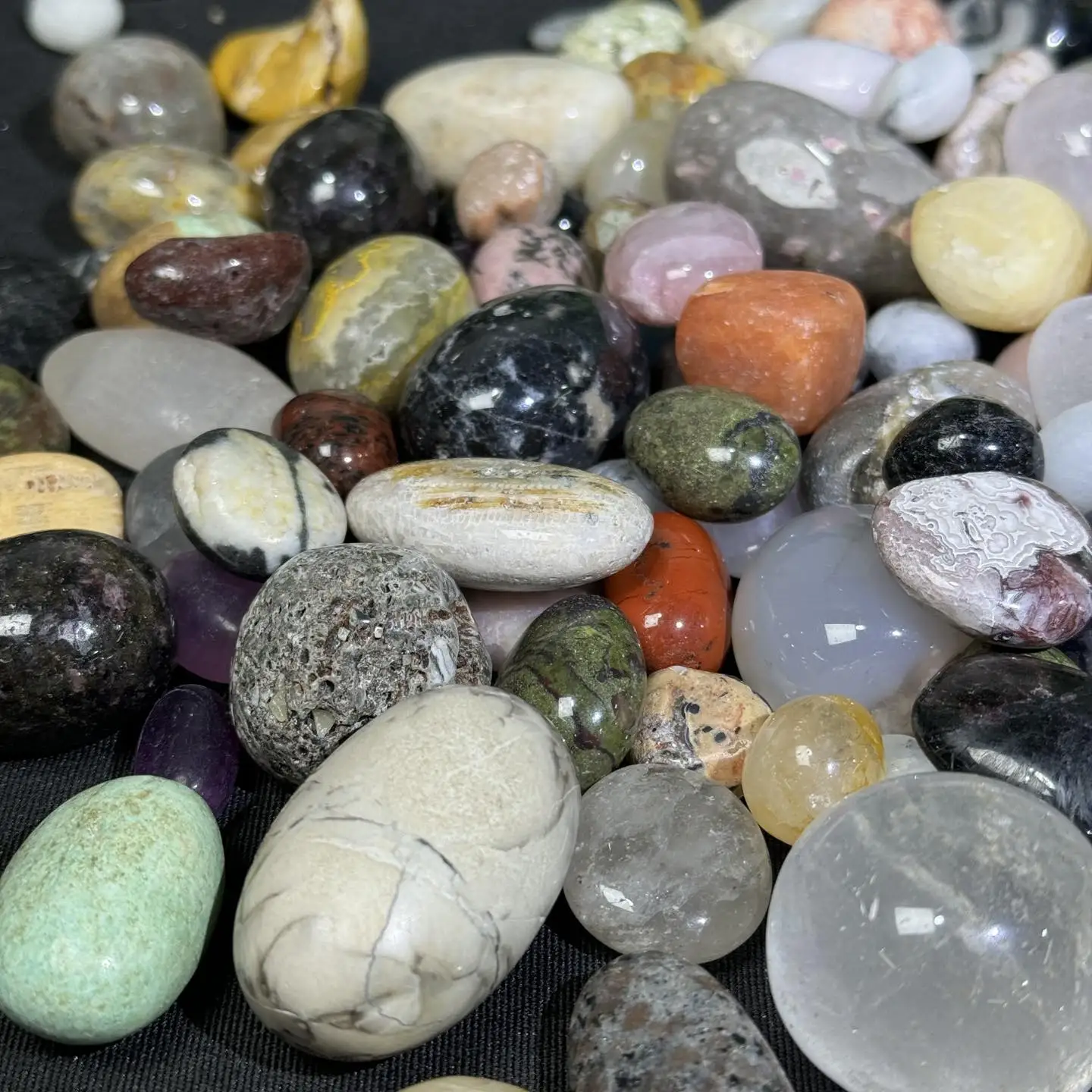 Tumbled Stones Clear Quartz Dream Amethyst Crystal Healing Energy Crystal Natural High Quality Rose Home Decoration Gemstone