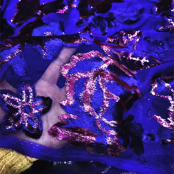 
Factory Supplier New Design Customized Shine Metallic Silk Jacquard Velvet Fabric 